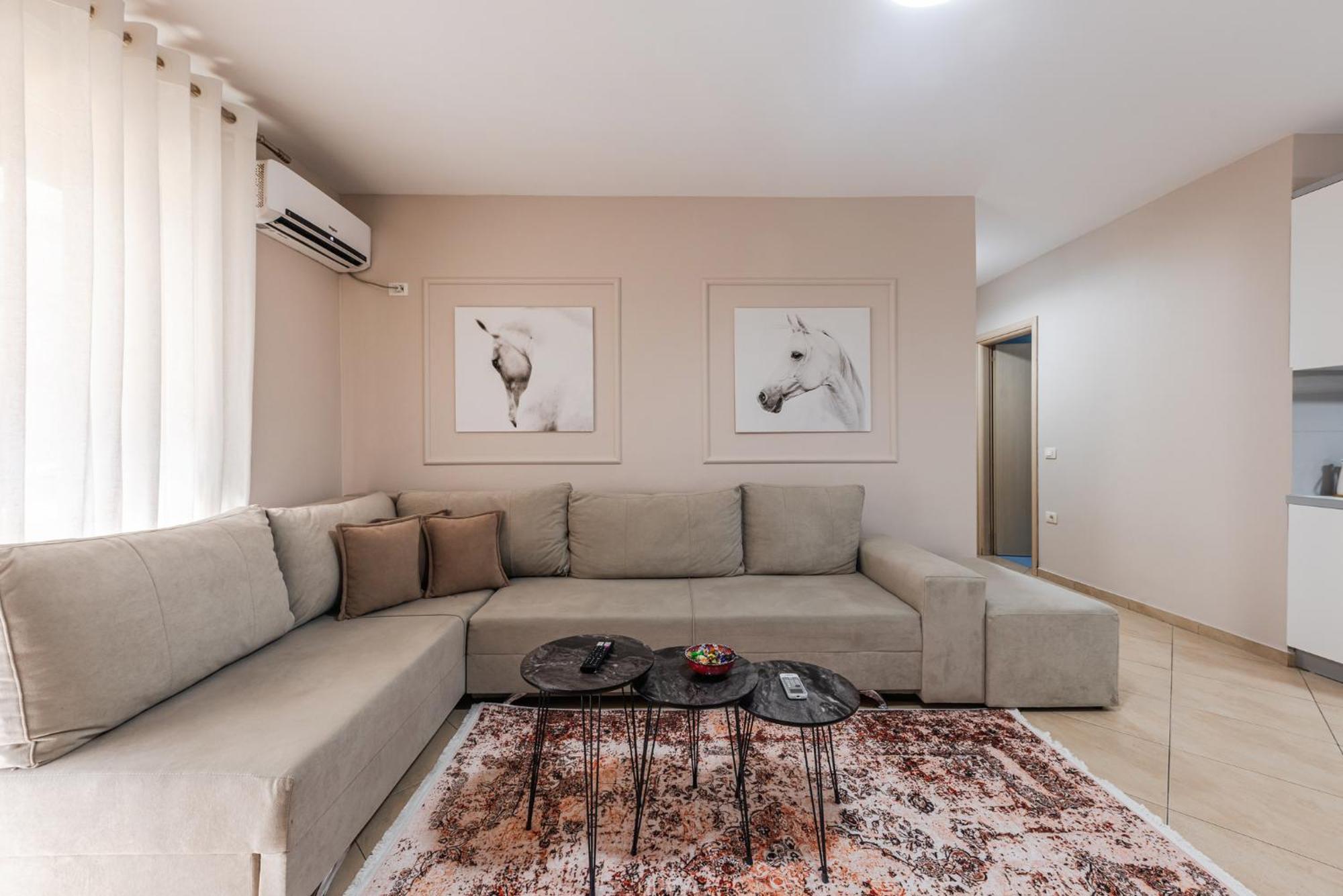 City Center Apartments By Kondo Stays فلورا المظهر الخارجي الصورة